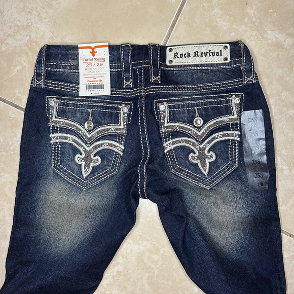 ✨ NWT Rock Revival Cuffed Skinny Jeans Size 25 W 29 L SO CUTE!! ✨ - Picture 5 of 16